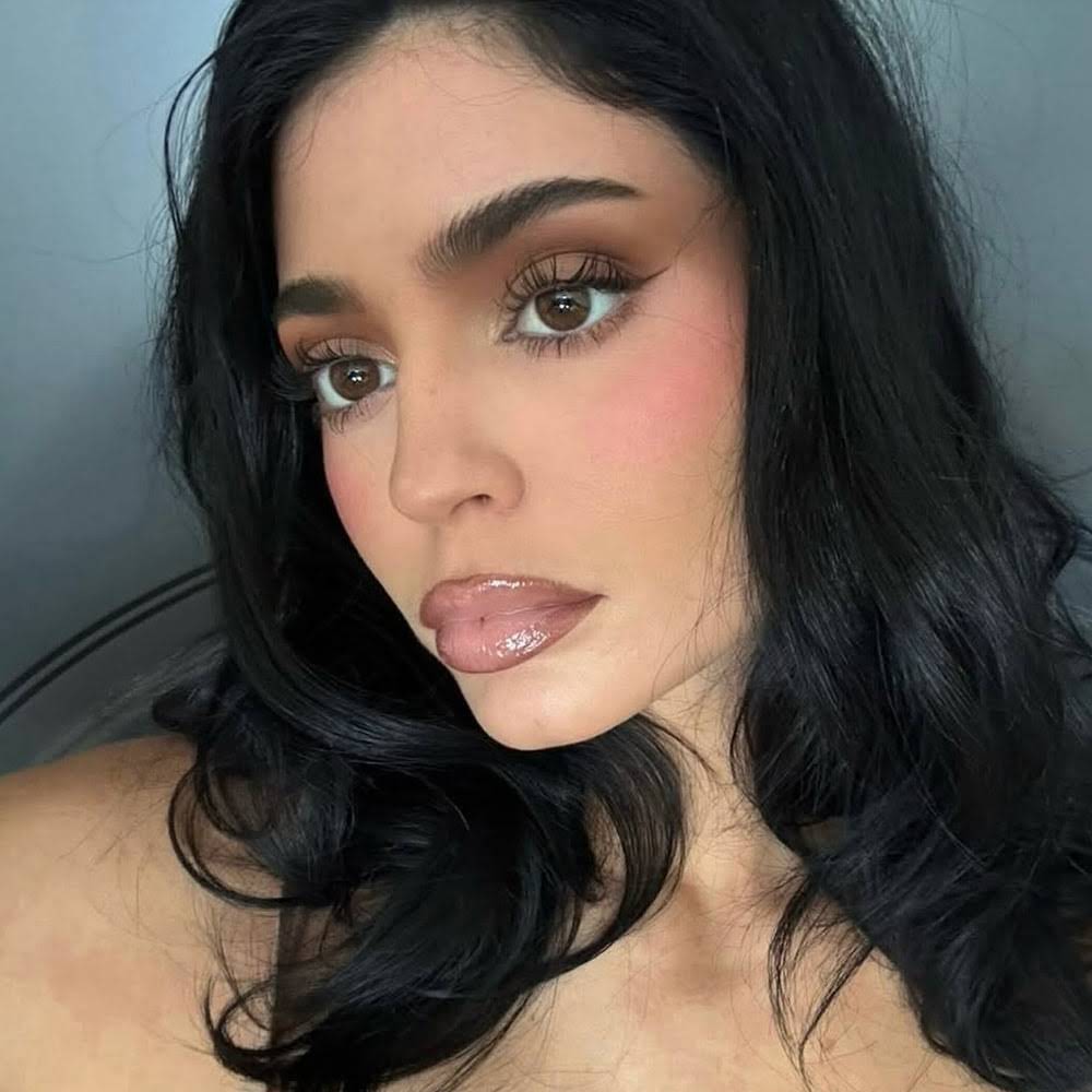 Kylie’s Soft Glam Look Bundle